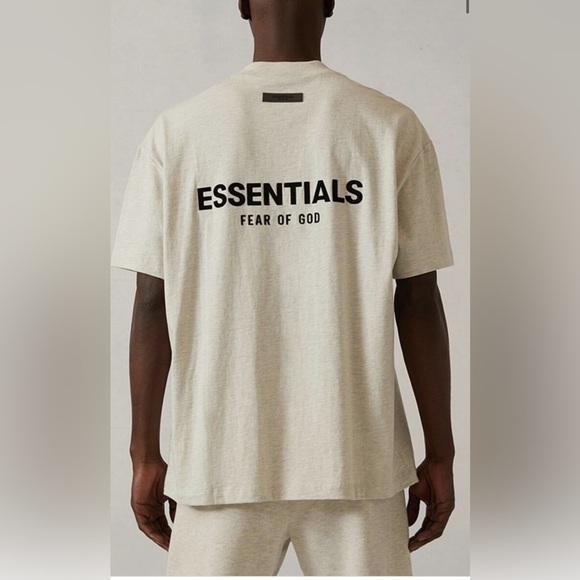 Essentials  - Light Oatmeal Short Sleeve T-Shirt Size Small- NWT - Picture 11 of 11